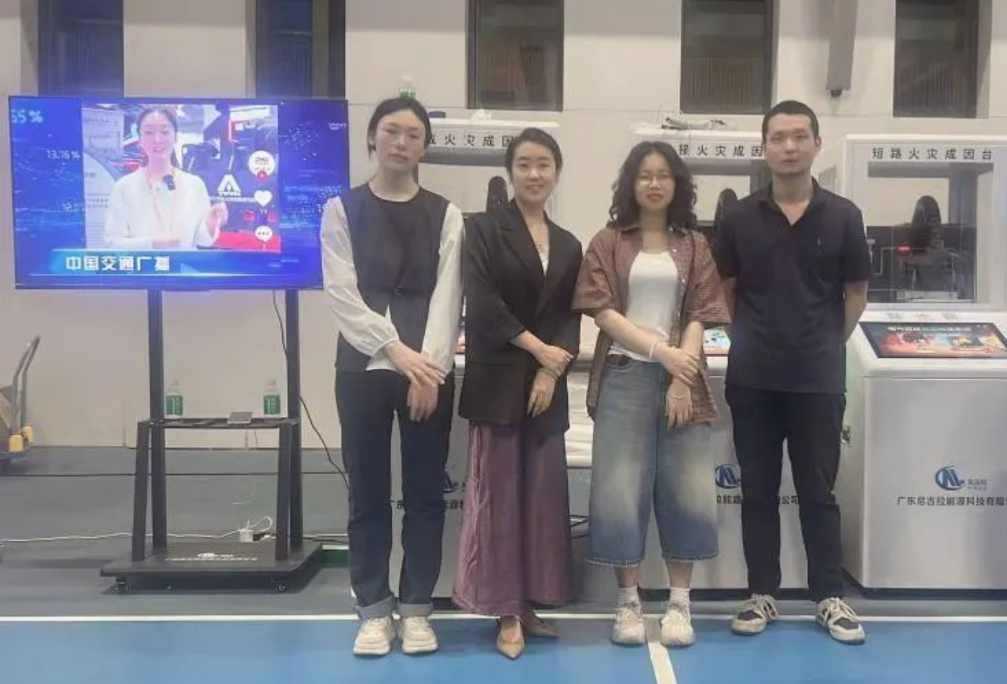 科技为翼 载梦翱翔：尼古拉科技助力广州实验中学首届科技节嘉年华