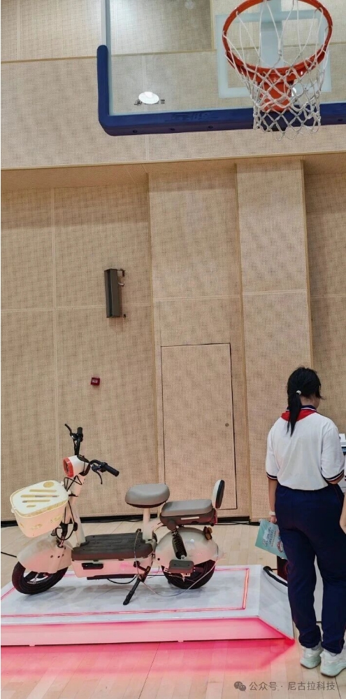 2025年广州黄埔区全国科普月活动走进铁铮学校，尼古拉科技以创新科普形式助力青少年素养提升