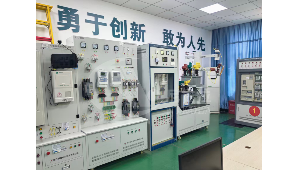 江西电力职业技术学院AI营销技能实训室